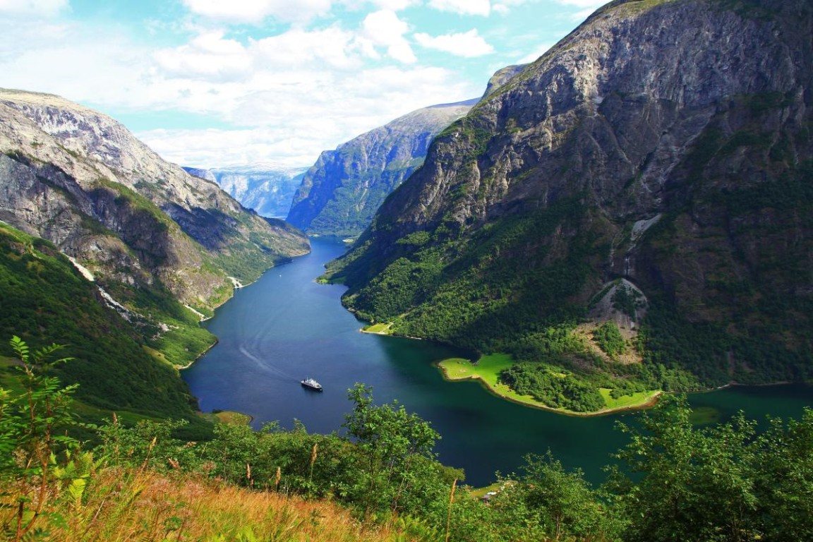 corp1_naeroyfjord-1152x768