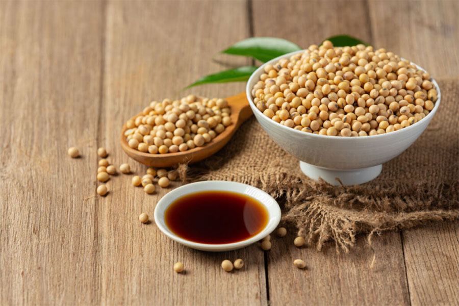soybean-sauce-soybean-wooden-floor-soy-sauce-food-nutrition-concept-1024x683-копия