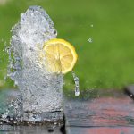Холодна вода: вплив на організм, користь і безпечні способи застосування
