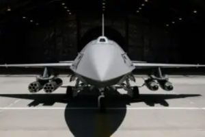 Американський бойовий дрон отримав ракети та бомби для служби разом з пілотованими винищувачами