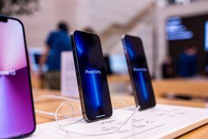 Люди стали активніше купувати смартфони через страх нового подорожчання