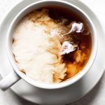 Чай з молоком користь: що дає чашка насправді