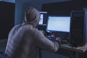 Українські хакери полюють на датацентри РФ що відомо