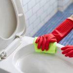 Як відмити унітаз від нальоту: покрокові методи для блиску