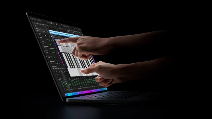 Apple випустила перший MacBook Pro із сенсорним екраном
