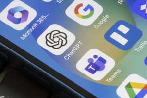 Половина запитань про християнство в ChatGPT стосується вивчення Біблії — дані OpenAI
